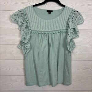 J. CREW EYELET FLUTTER GREEN BOM BOM SHORT SLEEVE BLOUSE SIZE MEDIUM